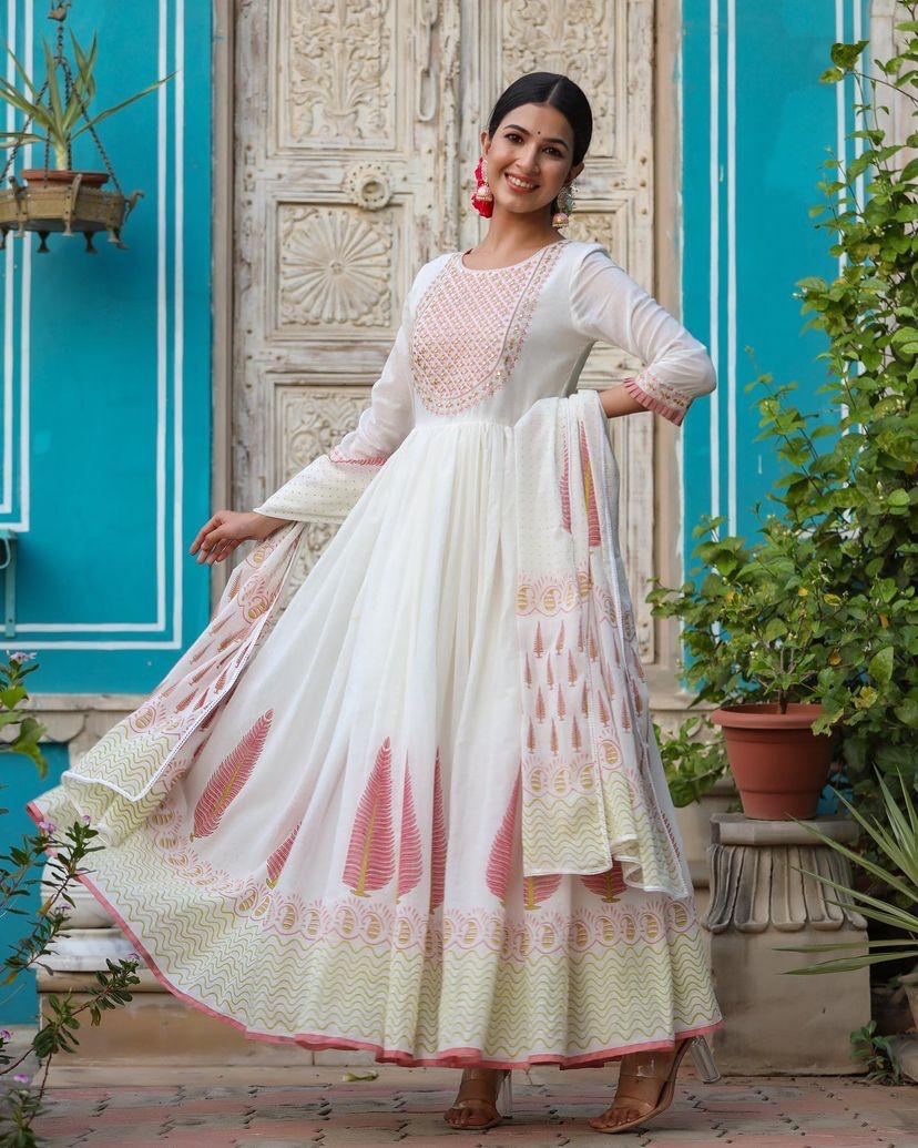 Shop Trendy Readymade Garments for Ladies at Our Store – Lavanya India